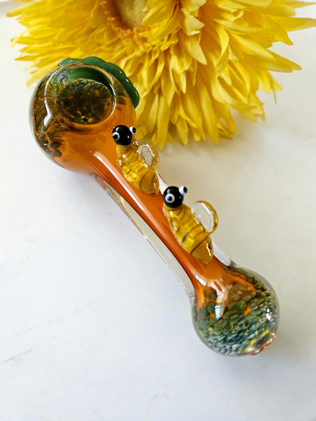 Two Honey Bees Hand Pipe