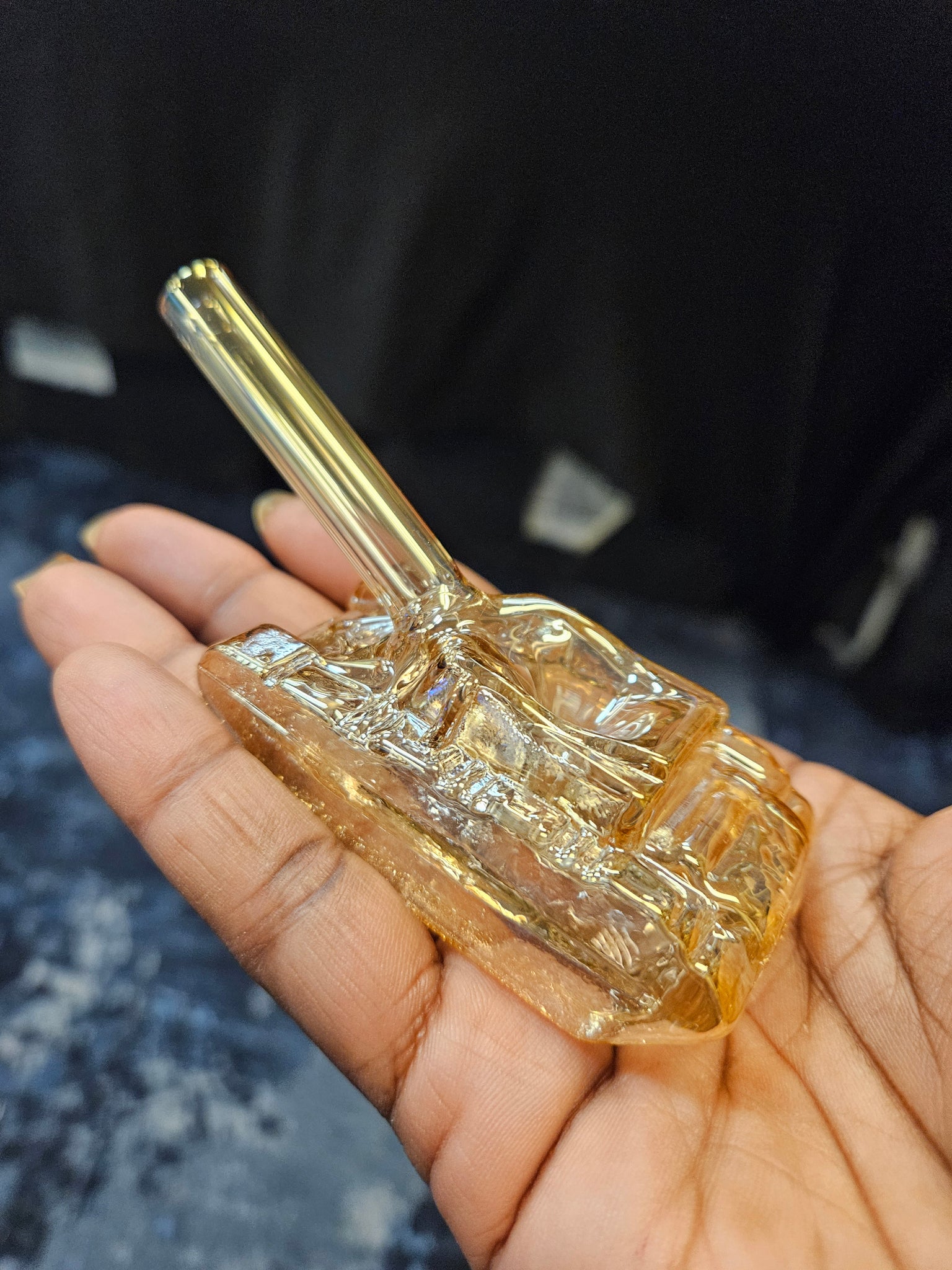 Tank water pipe