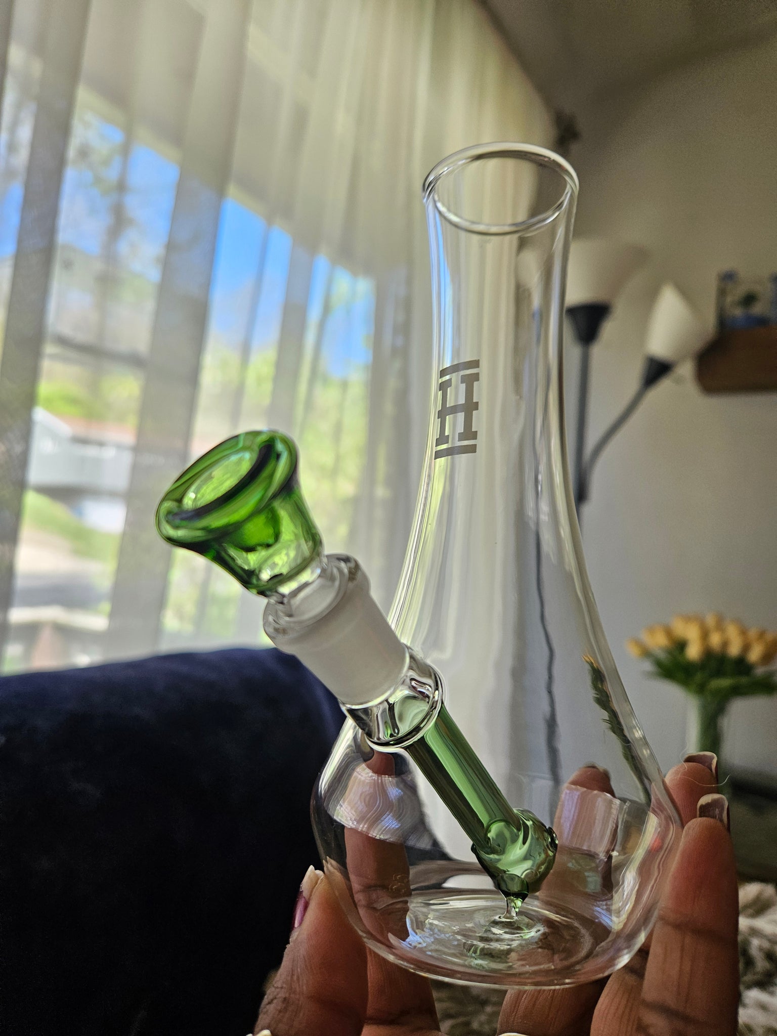 Hemper 7" Vase Glass Water Pipe Bubbler